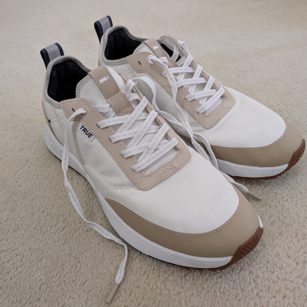 TRUE Beige & White Men's Lightweight Sneakers